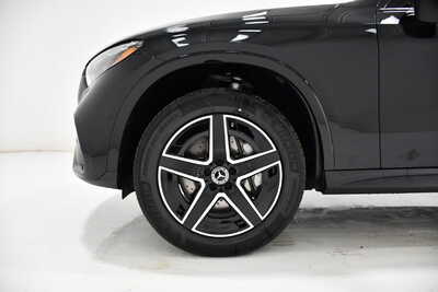 2027 Mercedes-Benz GLC-Class, $72840. Photo 6