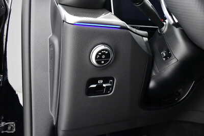 2027 Mercedes-Benz GLC-Class, $72840. Photo 9