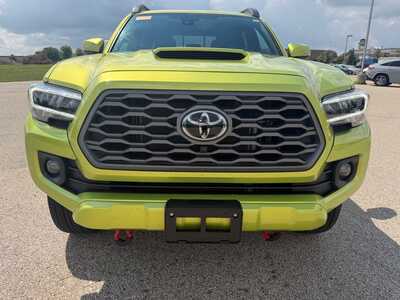 2023 Toyota Tacoma, $39600. Photo 2