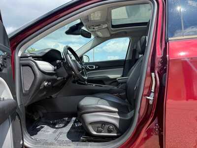 2022 Jeep Compass, $22553. Photo 11