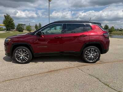 2022 Jeep Compass, $22553. Photo 2