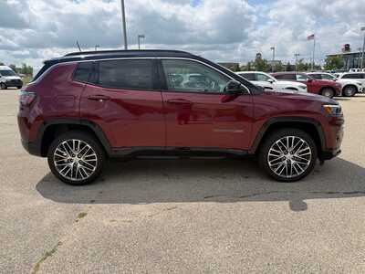 2022 Jeep Compass, $22553. Photo 7