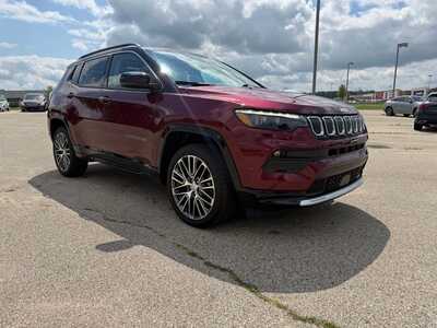 2022 Jeep Compass, $22553. Photo 8