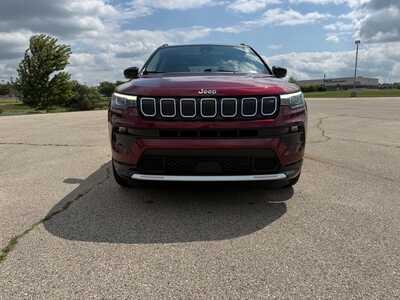 2022 Jeep Compass, $22553. Photo 9