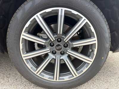 2023 Audi Q7, $32095. Photo 11