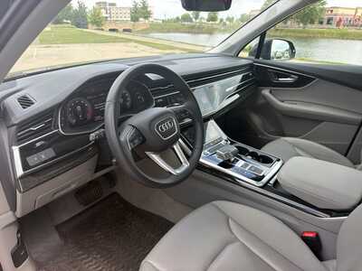 2023 Audi Q7, $32095. Photo 12