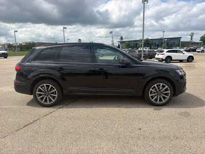 2023 Audi Q7, $32095. Photo 4