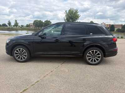 2023 Audi Q7, $32095. Photo 9