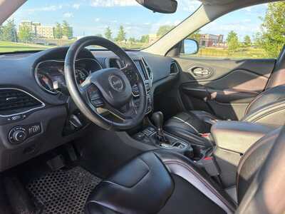 2019 Jeep Cherokee, $19495. Photo 11