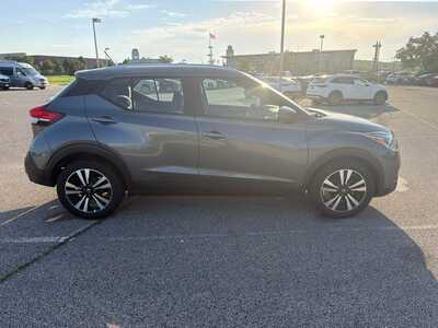2020 Nissan Kicks, $11595. Photo 4