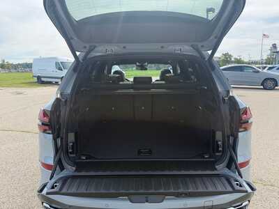 2024 BMW X5, $57600. Photo 11