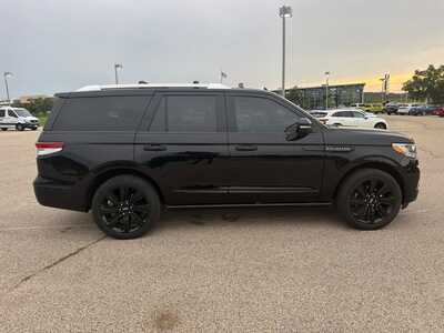 2022 Lincoln Navigator, $48495. Photo 4
