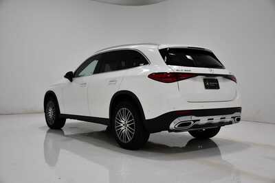 2026 Mercedes-Benz GLC-Class, $49600. Photo 3