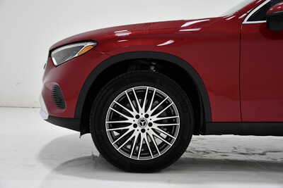 2027 Mercedes-Benz GLC-Class, $63040. Photo 5