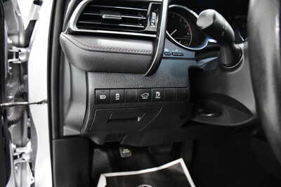 2020 Toyota Camry, $18395. Photo 11