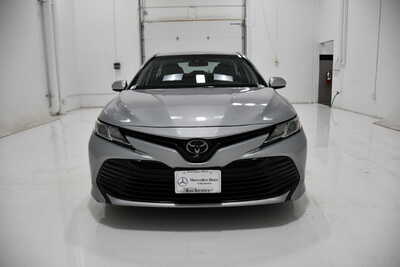2020 Toyota Camry, $18395. Photo 2