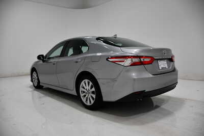 2020 Toyota Camry, $18395. Photo 3