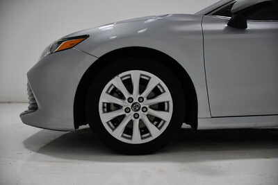 2020 Toyota Camry, $18395. Photo 7