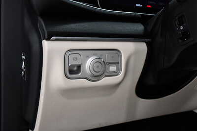 2025 Mercedes-Benz GLE-Class, $64095. Photo 11