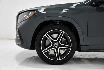 2027 Mercedes-Benz GLS-Class, $100300. Photo 5