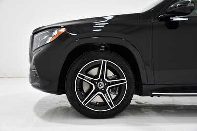 2027 Mercedes-Benz GLS-Class, $106175. Photo 5