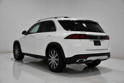 2027 Mercedes-Benz GLE-Class, $75840. Photo 3
