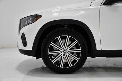 2027 Mercedes-Benz GLE-Class, $75840. Photo 5