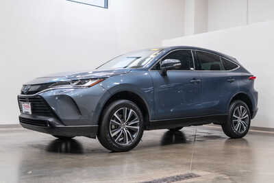 2024 Toyota Venza, $29788. Photo 3