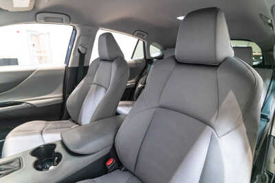 2024 Toyota Venza, $29788. Photo 6
