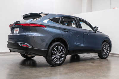 2024 Toyota Venza, $29788. Photo 9