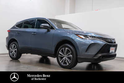 2024 Toyota Venza, $29788. Photo 1