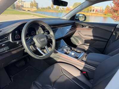 2023 Audi Q8, $41600. Photo 12