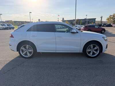 2023 Audi Q8, $41600. Photo 4