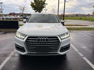 2017 Audi Q7, $12295. Photo 2