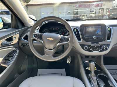 2016 Chevrolet Malibu, $9900. Photo 11
