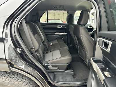 2022 Ford Explorer, $22900. Photo 12