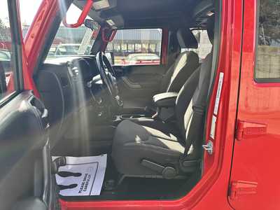 2014 Jeep Wrangler Unlimited, $15900. Photo 9