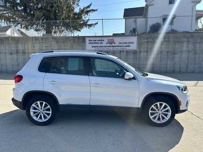 2017 Volkswagen Tiguan, $10900. Photo 1
