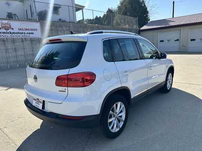 2017 Volkswagen Tiguan, $10900. Photo 2