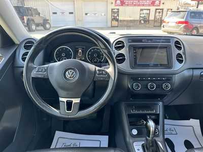 2017 Volkswagen Tiguan, $10900. Photo 11