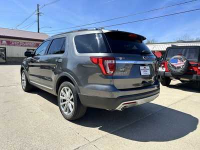 2016 Ford Explorer, $17900. Photo 4
