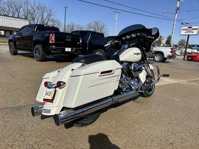 2014 Harley Davidson Street Glide, $14500. Photo 6