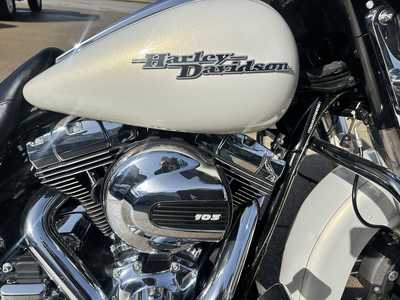 2014 Harley Davidson Street Glide, $14500. Photo 10