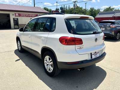 2017 Volkswagen Tiguan, $9900. Photo 3