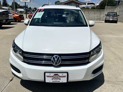 2017 Volkswagen Tiguan, $9900. Photo 6