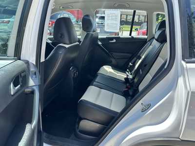 2017 Volkswagen Tiguan, $9900. Photo 9