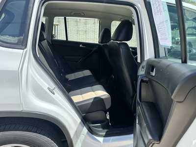 2017 Volkswagen Tiguan, $9900. Photo 12