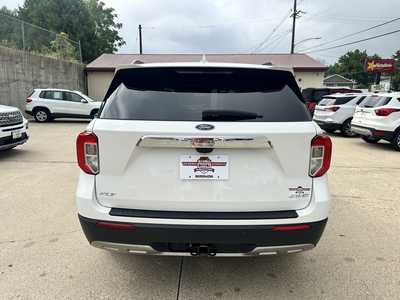 2021 Ford Explorer, $25900. Photo 3