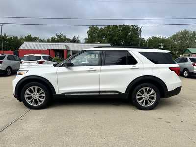 2021 Ford Explorer, $25900. Photo 5