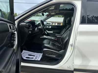 2021 Ford Explorer, $25900. Photo 9